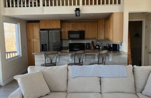 Marion House | Unforgettable Stay at The Canary with Lake Views & Spa