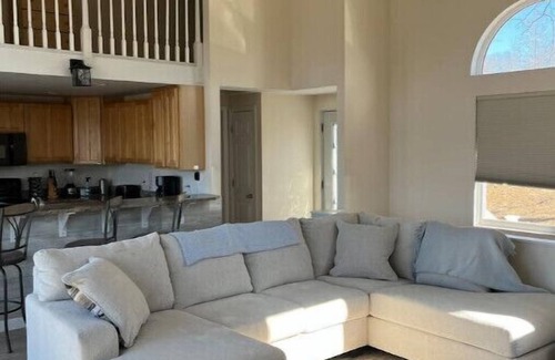 Marion House | Unforgettable Stay at The Canary with Lake Views & Spa