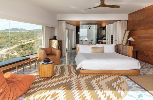 Cabo Bello Hotel | Experience The Cape, A Thompson Hotel with Pool & Spa