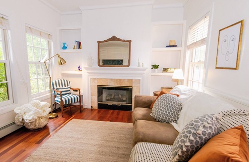 Divide Cottage | Family-Friendly Retreat at The Cape Cod with Breakfast