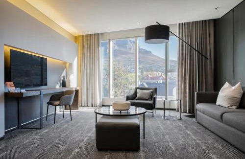 Cape Town City Centre Hotel | Elegant Stay at The Capital 15 on Orange Hotel & Spa