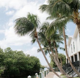 New Town Hotel | Oceanfront Retreat at The Capitana Key West - Pet Friendly