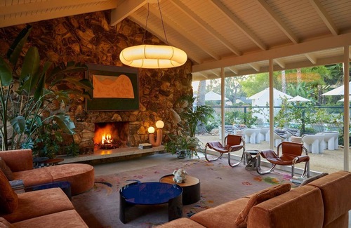 Ojai Hotel | Experience Comfort at The Capri Hotel with Pool & Spa