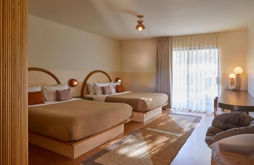 Ojai Hotel | Experience Comfort at The Capri Hotel with Pool & Spa