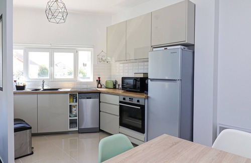 Chanteloup-les-Vignes Apartment | Experience Comfort at The Captain's Lair with Spa & Hot Tub