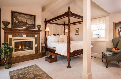 South Yarmouth Bed & Breakfast | Idyllic Stay at The Captain Farris House B&B - Guest Rated 9.8