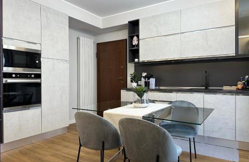 Sesto Calende Apartment | Relax at The Captain's Apartments Marina, 4-Star Comfort