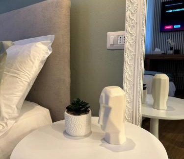 Sesto Calende Apartment | Exceptional Captain's Apartments SIROCCO - City Center Stay