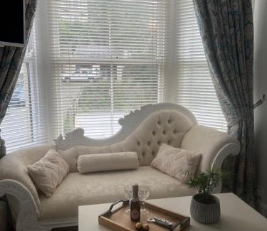 Looe Bed & Breakfast | Unforgettable Stay at The Captain's House with Ocean Views