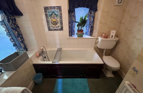 Lynmouth House | Cozy Retreat at The Captain's House with Spa & Breakfast