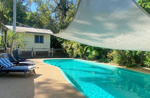 Arcadia Apartment | The Captain's Manor On Cook 5 - Compact, affordable and just minutes to Alma Bay