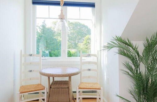 Harwich Port Condo | Experience The Captain's Quarters Suite: Oceanfront Escape