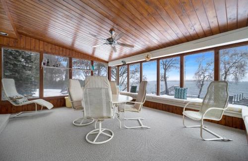 Severn House | Experience The Captains Lake House - 4-Star Family Retreat