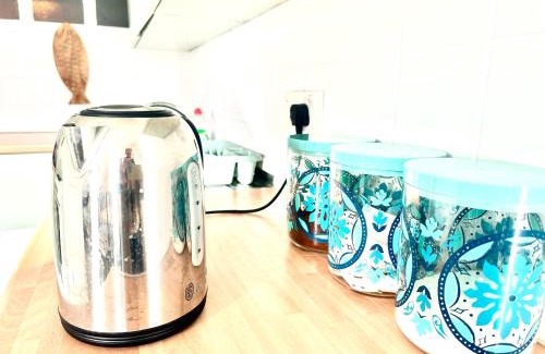 St Leonards-On-Sea Apartment | Relax at The Captains Lookout with Oceanfront Views