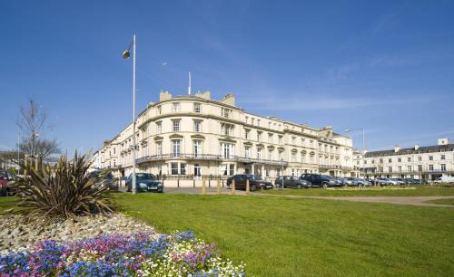 Great Yarmouth Hotel | Discover The Carlton Hotel: Pet-Friendly Oceanfront Retreat