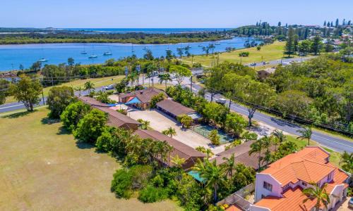Yamba Hotel | Discover The Carmel Yamba: Oceanfront Bliss Awaits