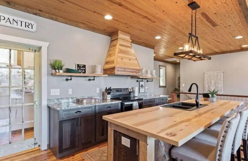 Dadeville House | Ocean View Retreat at The CaroBama Whiskey Tango Hotel
