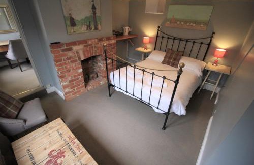 Burghclere Hotel | Pet Friendly Retreat at The Carpenters Arms – 8.5/10 Rated
