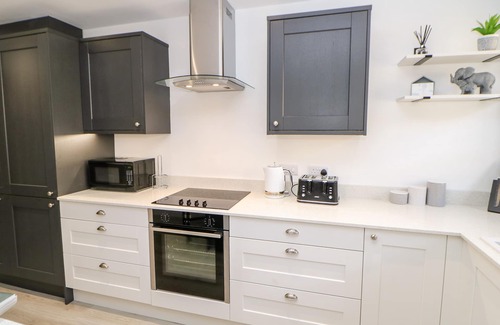 Barnard Castle Cottage | Unforgettable Stay at The Carriage House with Breakfast!