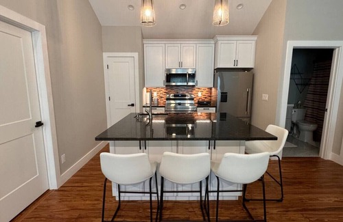 Brook Creek House | The Carriage House in East Lawrence