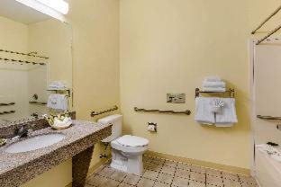 Middletown Hotel | Eco-Friendly Getaway at The Carriage House Inn Newport