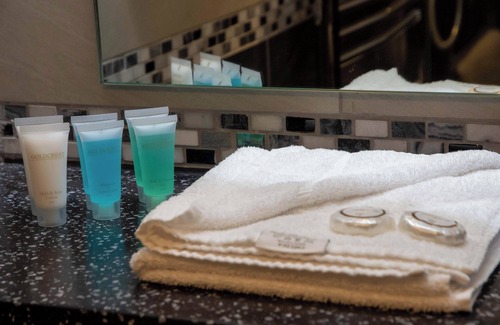 Moulsoe Hotel | Guest Rated 9.6: The Carrington Arms with Family-Friendly Amenities
