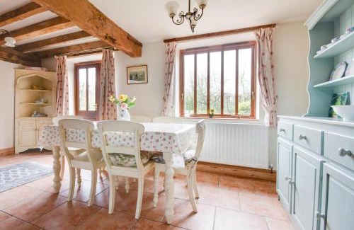 Aldborough House | Welcoming Family Retreat at The Cart Lodge