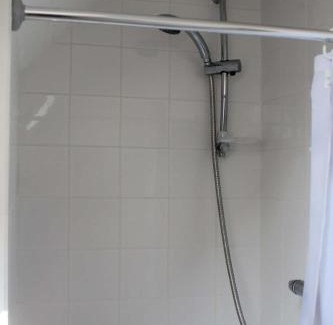 Burrough Green Apartment | Discover The Cart Lodge: Family-Friendly with Breakfast Included