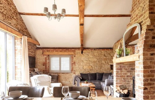Pentney House | Relaxing Spa Retreat at The Cart Lodge - Pet Friendly Escape