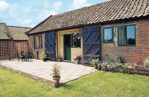 Hinton House | Experience The Cart Shed - A 4-Star Pet-Friendly Retreat