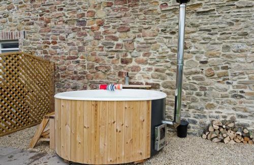Aymestrey House | Relax at The Cart Shed: Pet & Child-Friendly Getaway