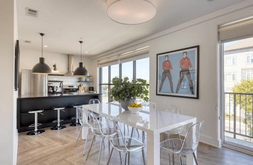 Historic Edgefield Apartment | Family-Friendly Getaway at Sonder The Lookout - 4 Star Stay