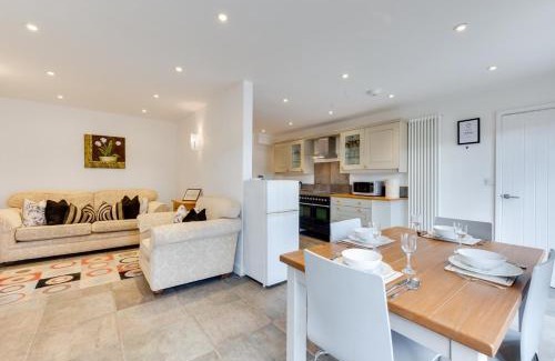 Sudbury House | Discover Family-Friendly Comfort at The Cartlodge