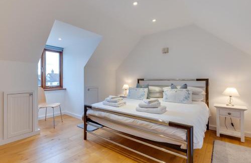 Sudbury House | Discover Family-Friendly Comfort at The Cartlodge