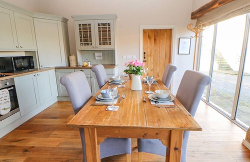 Richmond Cottage | Discover The Cartshed at Sedbury Park Farm - Rated 10/10