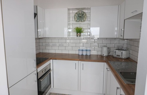 Amroth Cottage | Relax at The Cartwheel: Oceanfront with Breakfast & Pets