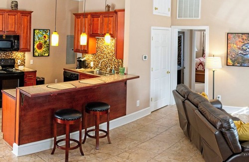 Cary House | Inviting Cary Cottage: Perfect Downtown Retreat for 4