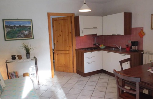 Gazzelli Apartment | Inviting Casa degli Orti e Giardino n. 1 with Breakfast