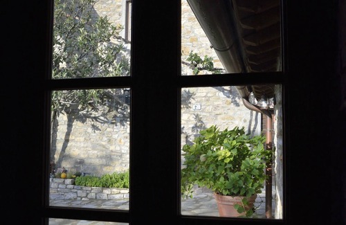 Panzano in Chianti House | Experience Luxury at The Casa delle Bartaline - 10/10 Rated