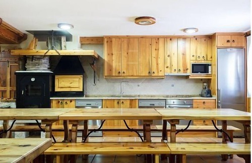 Fortanete Cottage | Exceptional Family Retreat at The Casal de Nicolás