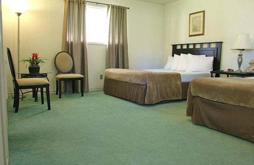 Cascade Locks Hotel | Pet Friendly Retreat at The Cascade Motel - Rated 8.7/10