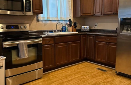 Oneonta House | The Castle - Downtown Shopping and Eating easy pleasant walk