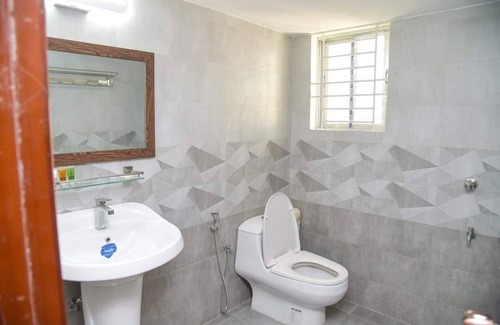 Uttara Hotel | Discover The Castle Inn Dhaka: Pool, Spa & Family Friendly