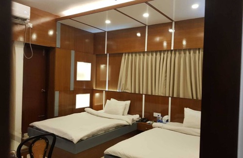 Uttara Hotel | Discover The Castle Inn Dhaka: Pool, Spa & Family Friendly