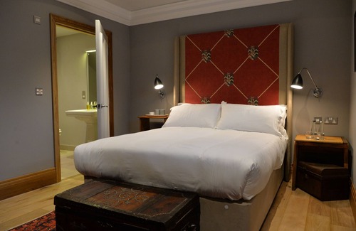 Spofforth Hotel | Discover The Castle Inn: Family-Friendly with Great Amenities