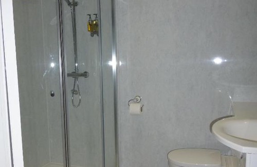 Kingswear Hotel | Stay at The Castle Inn - Pet Friendly & Highly Rated 9/10