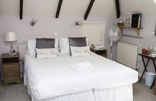 Bramber Hotel | Discover Comfort at The Castle Inn Hotel with Family-Friendly Amenities