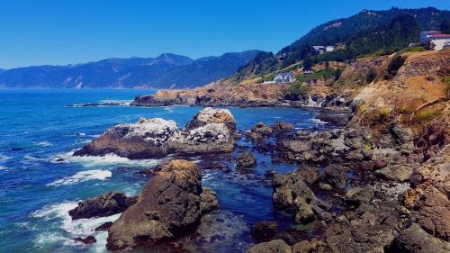 Shelter Cove Hotel | Enchanting Castle Inn of the Lost Coast with Ocean Views