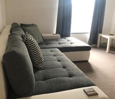 Tredegar Apartment | Eco-Friendly Retreat at The Castle Lodge with Hot Tub