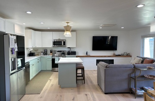 Garibaldi House | Relax at The Catch: Cozy Home with Mountain & Bay Views